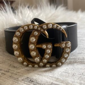 GUCCI Leather belt with pearl Double G